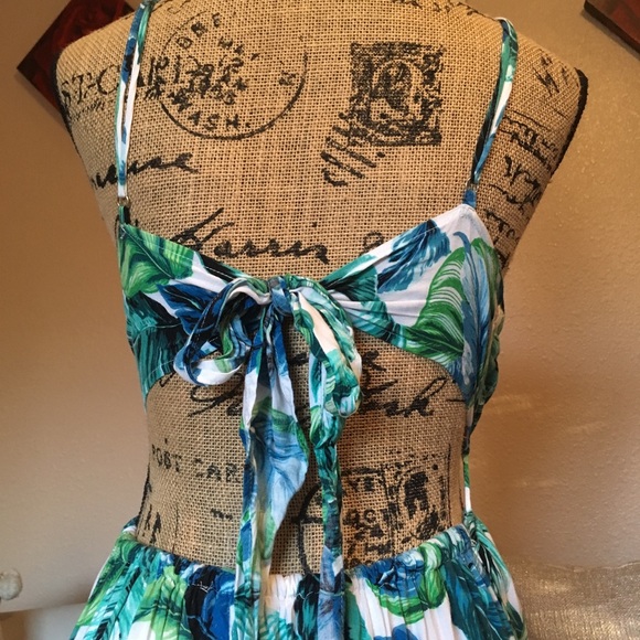 🦋Blue Tropic Maxi Dress🦋 - Picture 6 of 7